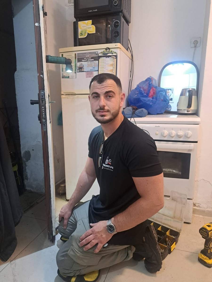 פריצת כספות בירושלים, ניב המנעולן